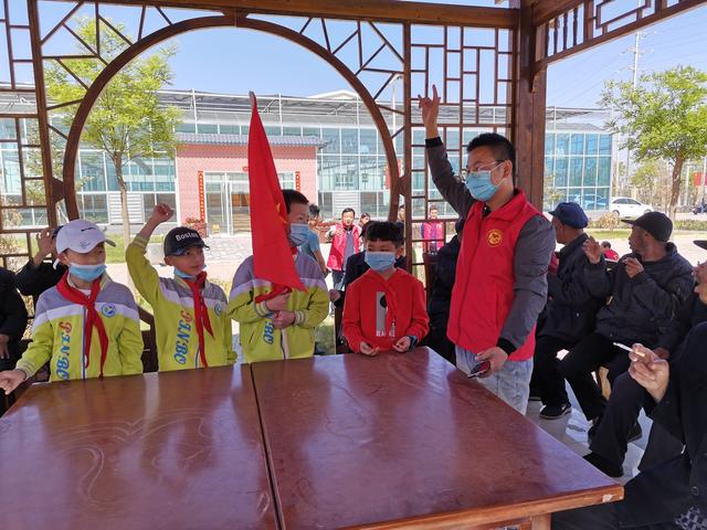 蘭州新區(qū)第三小學開展“小手拉大手·共創(chuàng)文明城”志愿服務活動